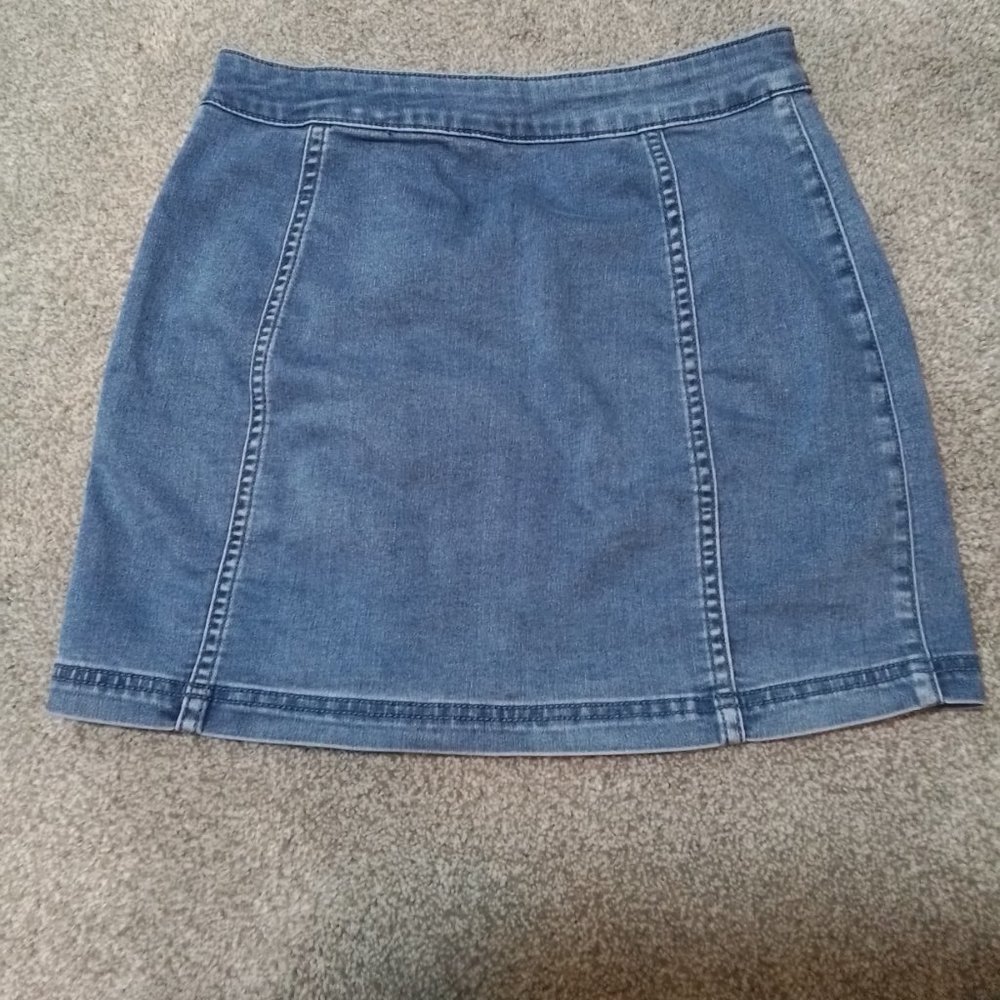 Free People Denim Mini Skirt Blue Jean Button Front Skirt size 2 - Picture 3 of 4